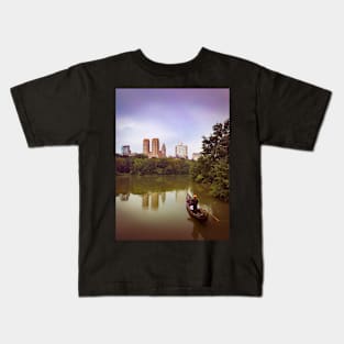 Central Park Boat New York City Manhattan Kids T-Shirt